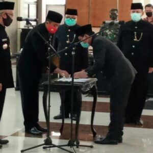 Penjabat Sekda Bondowoso Dilantik, Ini Harapan Bupati Salwa 7 Penjabat Sekda Bondowoso Dilantik, Ini Harapan Bupati Salwa