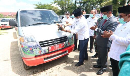 Bupati – Wabup Launching Pamekasan Call Cantre dan Bagikan Mobil “Sigap”