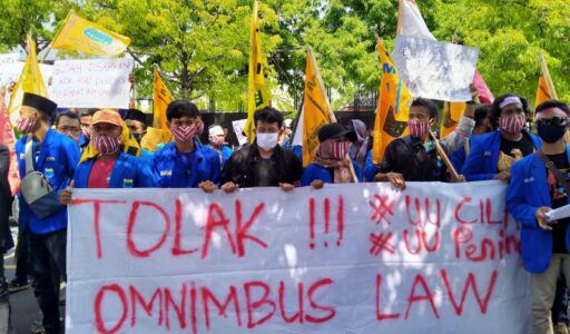 Tolak Omnibus Law Cipta Kerja, Puluhan Mahasiswa di Ngawi Datangi Gedung DPRD