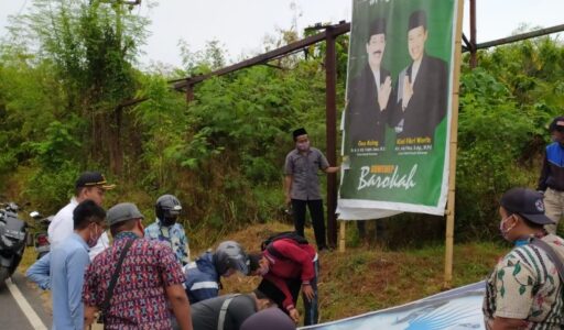 Puluhan Alat Praga Kampanye Ditertibkan Panwaslu Kecamatan Lenteng