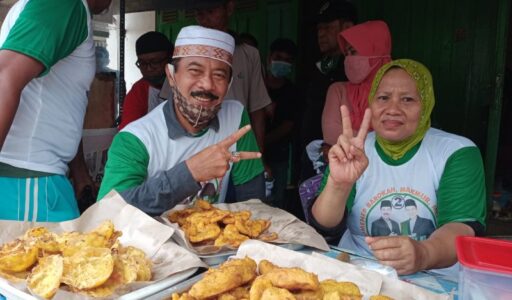 Fattah Jasin Serap Aspirasi Pedagang Tradisional Sambil Nikmati Pisang Goreng