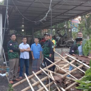 Peduli Korban Bencana Angin Kencang, GPK Bondowoso Serahkan Bantuan