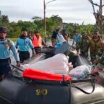 17 Tim Satgas Banjir Koarmada II Laksanakan Distribusi Sembako Dan Evakuasi Korban Banjir Kalimantan Selatan.4