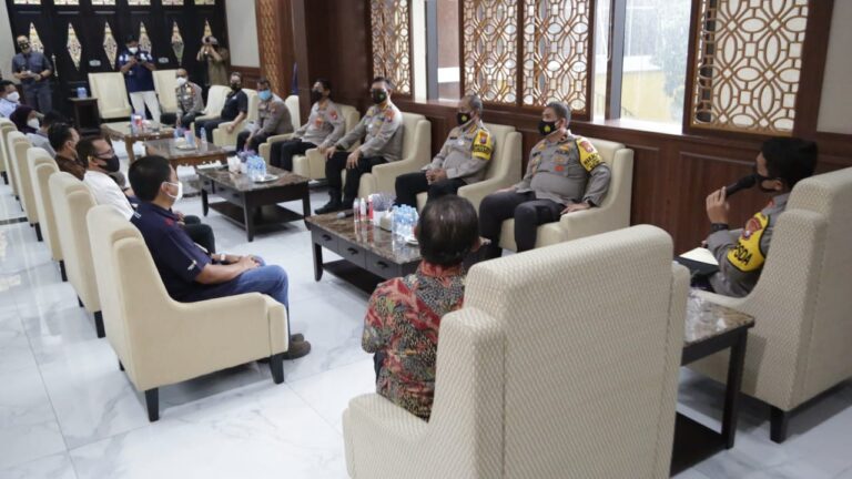 Jajaran Pemred Media Online Bertemu Kapolda Irjen Pol Nico Afinta di Mapolda Jatim 5 IMG 20210113 WA0085