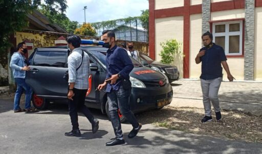 Akhirnya, Subiyakto Dijemput Paksa Polisi di Kantornya