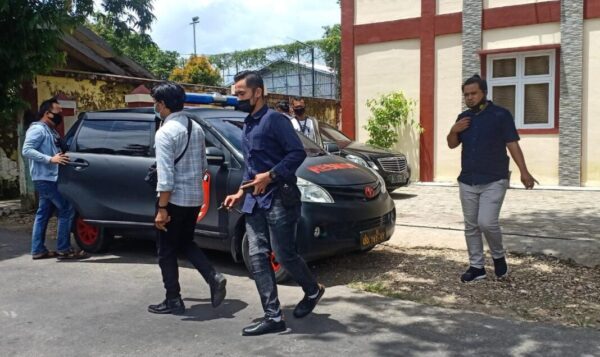 Akhirnya, Subiyakto Dijemput Paksa Polisi di Kantornya