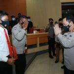 Kapolri Ganjar Penghargaan Dua Personel Polda Bali Berprestasi