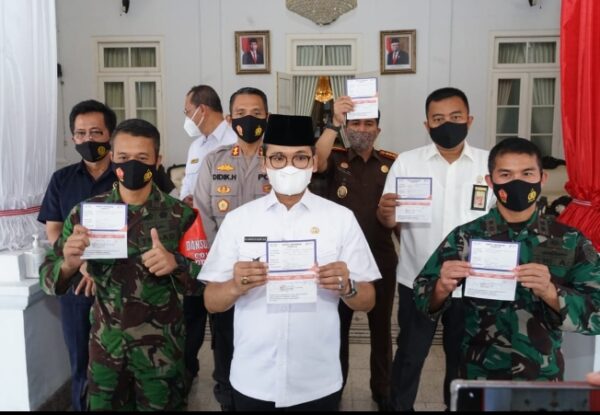Bupati Kembali Jadi Orang Pertama Divaksinasi Tahap Kedua