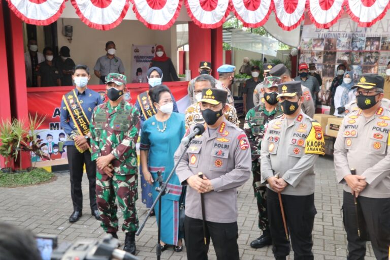 Kunker ke Makassar Kapolri Apresiasi Kampung Tangguh Balla Ewako Sulsel