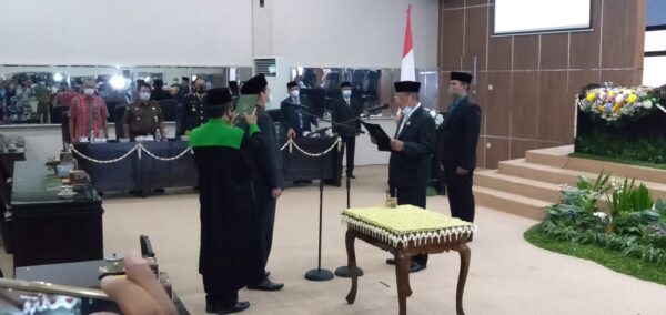 PAW Anggota DPRD Bondowoso, Abdul Latif Resmi Gantikan Muhammad yang Meninggal Dunia