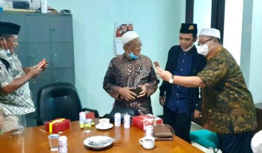 Pertemuan UAS dan Kyai Khos Jatim, Begini Kisahnya