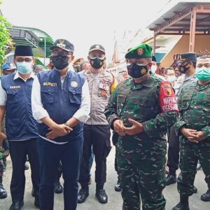 Kasdam V Brawijaya Kunjungi Posko PPKM Mikro di Kelurahan Bugih Pamekasan