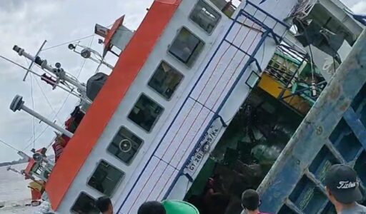 Beredar Video Kapal Feri Terguling, Kejadiannya Ternyata di Kalbar