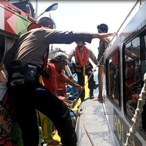 Tim SAR Gabungan Masih Melakukan Pencarian 3 Korban KM Brazil 2 2 Tim SAR Gabungan Masih Melakukan Pencarian 3 Korban KM Brazil 2