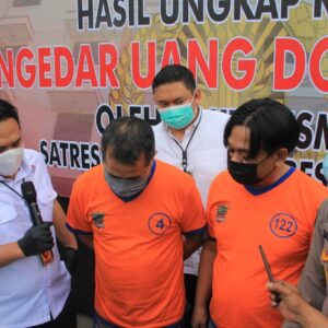 Satreskrim Polrestabes Surabaya Ungkap Peredaran Dolar Palsu