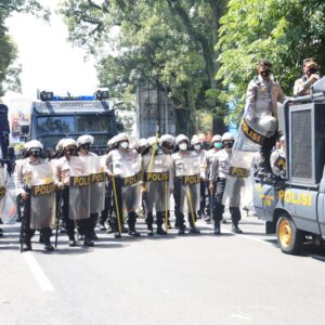 Langgar Prokes, Aksi Unras Gabungan Mahasiswa di Malang Kota Dibubarkan 8 Langgar Prokes, Aksi Unras Gabungan Mahasiswa di Malang Kota Dibubarkan