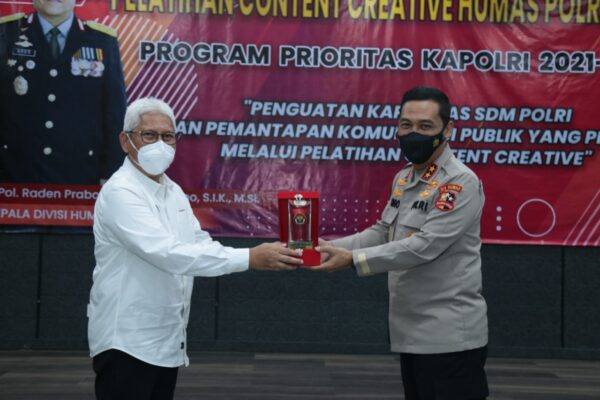 Humas Polri Gelar Pelatihan Konten Kreatif Jalankan 100 Hari Program Prioritas Kapolri 1 Humas Polri Gelar Pelatihan Konten Kreatif Jalankan 100 Hari Program Prioritas Kapolri