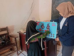 KKN-T Universitas Trunojoyo Madura Gunakan Media Pembelajaran Interaktif “Pak Takur” untuk Meningkatkan Berhitung Siswa