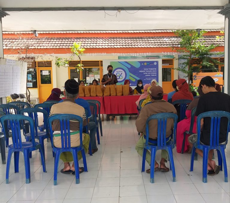 Pembagian Bantuan Sosial oleh Mahasiswa KKN UPNVJT untuk Warga Kelurahan Wonorejo 5 Pembagian Bantuan Sosial oleh Mahasiswa KKN UPNVJT untuk Warga Kelurahan Wonorejo