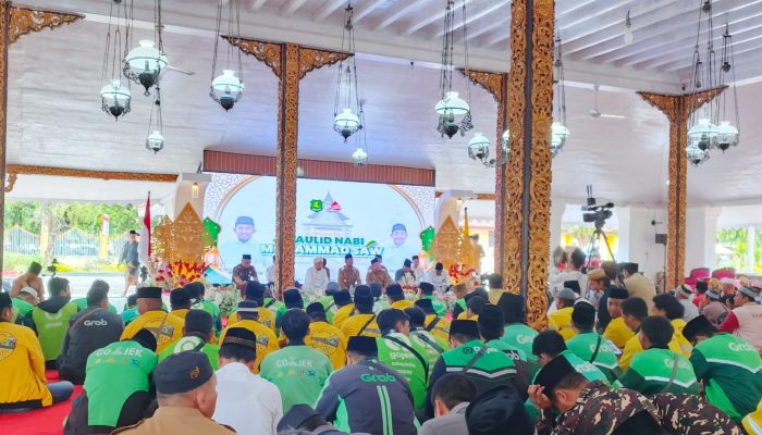 Melalui Peringatan Maulid Nabi Muhammad SAW, Bupati Sumenep Ajak Masyarakat Perkuat Kebersamaan