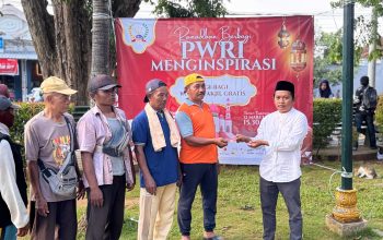 Ratusan Warga Serbu Kupon Takjil Gratis dari PWRI Sumenep di Tajamara