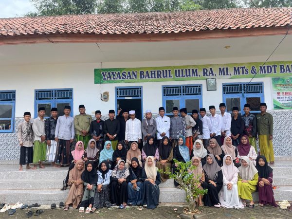 Yayasan Bahrul Ulum Sukses Menggelar Halal Bi Halal dan Reuni Akbar