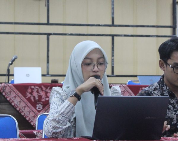 Roller Coaster UUD 1945: Dinamika Konstitusi Indonesia dari Proklamasi hingga Intervensi Elite