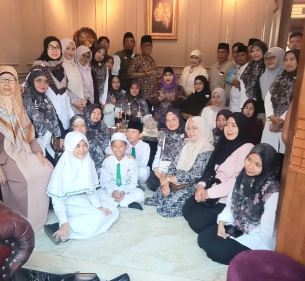 Halal Bihalal YPI Al-Hidayah : Dimaknai Sebagai Ruang Refleksi dan Penguatan Kapasitas Tenaga Pendidik 2 Halal Bihalal YPI Al-Hidayah : Dimaknai Sebagai Ruang Refleksi dan Penguatan Kapasitas Tenaga Pendidik