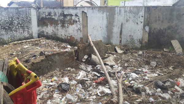 Kampus STIT Aqidah Usymuni Sumenep Disorot: Sampah Berserakan, Fasilitas Minim, Mahasiswa Angkat Suara