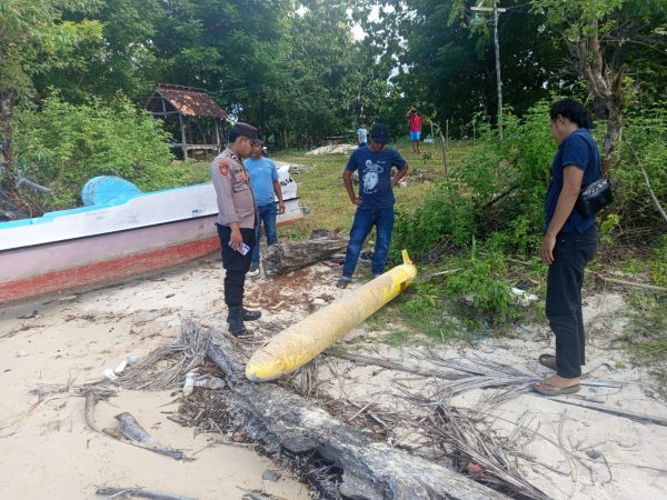 Diduga Torpedo Mengapung di Perairan Kangean, Warga Aenglombi Sumenep Geger