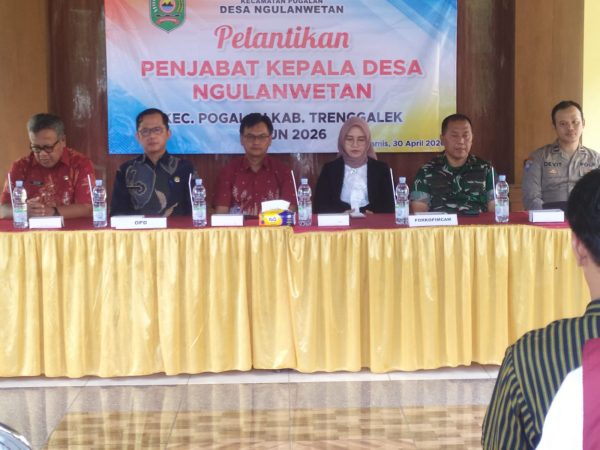 Camat Pogalan Lantik Pj Kepala Desa Ngulanwetan, Tekankan Inovasi dan Ketahanan Pangan