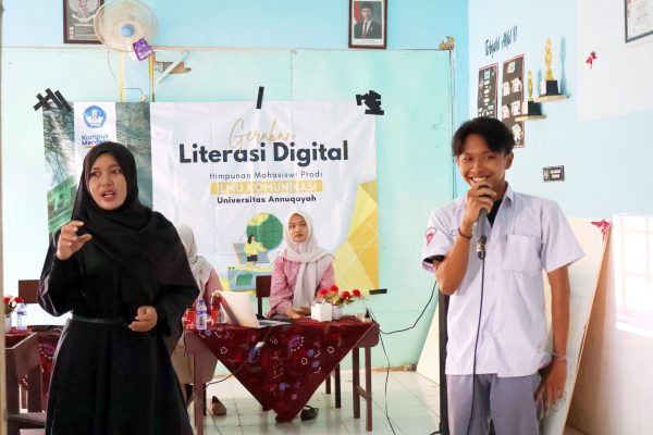 Mahasiswa Ilmu Komunikasi Annuqayah Edukasi Pelajar Guluk-Guluk Lewat Seminar Literasi Digital