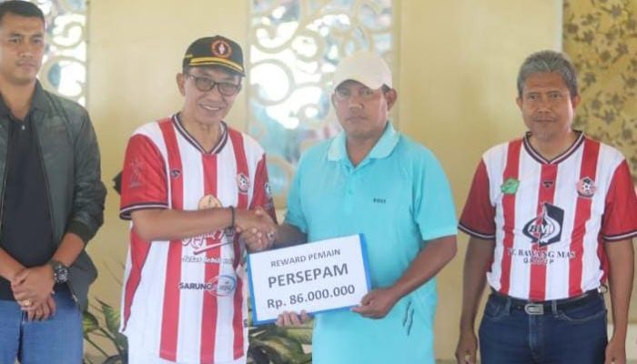 Bupati Pamekasan Beri Reward Pemain Rp86 Juta Untuk Persepam Usai Masuk 8 Besar