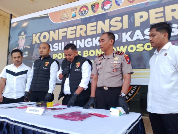 Siarkan Live Pornografi, Dua Warga Bondowoso Dicokok Polisi