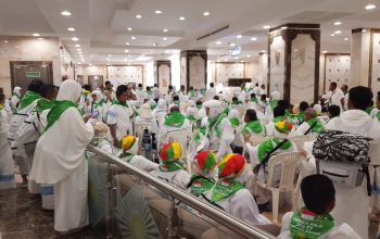 Ribuan Jemaah Haji Asal Sumenep Siap Berangkat Menuju Armuzna, Seluruh Jemaah Dipastikan Sehat 2 Ribuan Jemaah Haji Asal Sumenep Siap Berangkat Menuju Armuzna, Seluruh Jemaah Dipastikan Sehat
