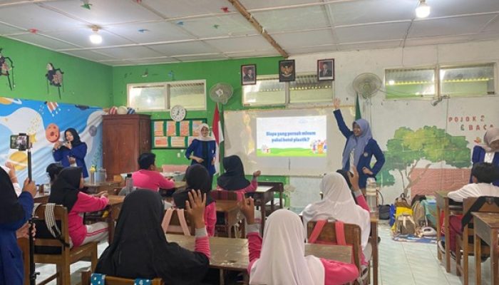 Mahasiswa UNY Wujudkan SDGs 12 di MI Muhammadiyah Al Muttaqien Melalui Inovasi Recycle Tutup Botol Bekas Menjadi Aksesoris Bernilai Ekonomi