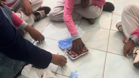 Mahasiswa UNY Wujudkan SDGs 12 di MI Muhammadiyah Al Muttaqien Melalui Inovasi Recycle Tutup Botol Bekas Menjadi Aksesoris Bernilai Ekonomi 3 Mahasiswa UNY Wujudkan SDGs 12 di MI Muhammadiyah Al Muttaqien Melalui Inovasi Recycle Tutup Botol Bekas Menjadi Aksesoris Bernilai Ekonomi