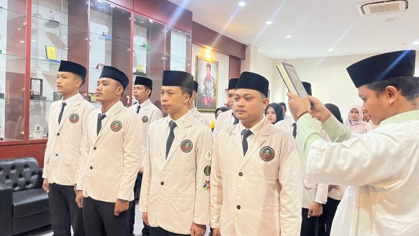 DPM dan BEM KM Uniba Madura Periode 2026–2027 Resmi Dilantik, Presiden Mahasiswa Serukan Persatuan dan Kolaborasi 1 DPM dan BEM KM Uniba Madura Periode 2026–2027 Resmi Dilantik, Presiden Mahasiswa Serukan Persatuan dan Kolaborasi