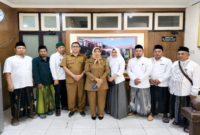 Direktur RSUDMA Sumenep dr. Hj. Erliyati, M.Kes bersama pengurus LKNU Sumenep