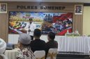 Bupati Sumenep Achmad Fauzi Wongsojudo saat menyampaikan sambutan di acara tasyakuran Hari Bhayangkara ke-80 Polres Sumenep 