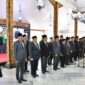 Bupati Dr. H. Achmad Fauzi Wongsojudo dalam proses pengambilan sumpah jabatan administrator