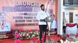 Bupati Sumenep Achmad Fauzi Wongsojudo saat membuka Launching BLT DBHCHT