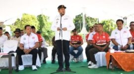Bupati Achmad Fauzi Wongsojudo saat membuka Kejurprov Voli Pantai U-17 di Gor A. Yani