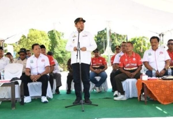 Bupati Achmad Fauzi Wongsojudo saat membuka Kejurprov Voli Pantai U-17 di Gor A. Yani
