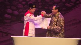 Ketua Umum ABPEDNAS (kiri) bersama Ketua Umum SMSI, Firdaus usai menandatangani kerjasama