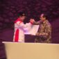 Ketua Umum ABPEDNAS (kiri) bersama Ketua Umum SMSI, Firdaus usai menandatangani kerjasama
