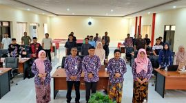 Dua dari kanan, Kabid Penanaman Modal DPMPTSP Sumenep, H. Herman Hariyanto, SE 