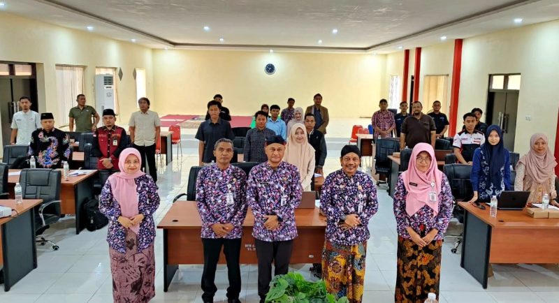 Dua dari kanan, Kabid Penanaman Modal DPMPTSP Sumenep, H. Herman Hariyanto, SE 