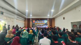 Markas Yonif TP 931/Ksatria Jokotole, saat memberikan arahan kepada peserta MPLS Dikemas Lewat Edukasi Bela Negara dan Ketahanan Pangan Binar Junior High Scool