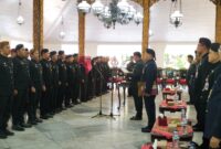 Bupati Sumenep Achmad Fauzi Wongsojudo saat melantik sejumlah pejabat administrator dan pengawas
